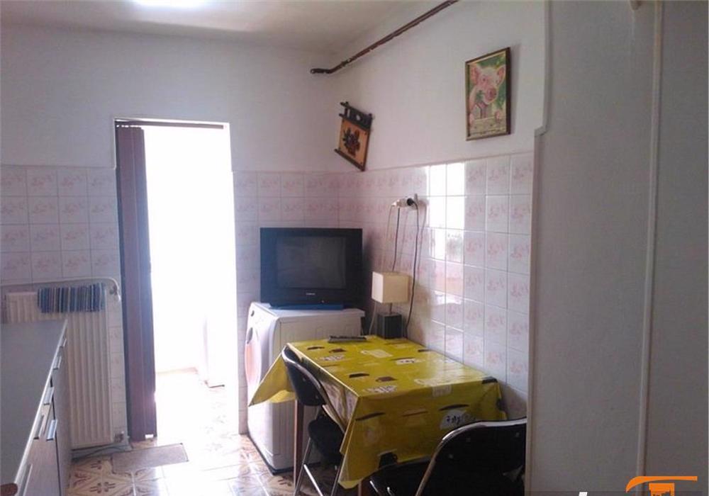 Soarelui, 2 camere decomandat, et 3