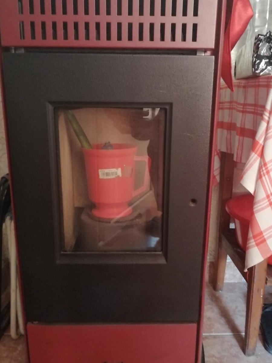 Sobă peleți 9Kw, preț 3,500.negociabil