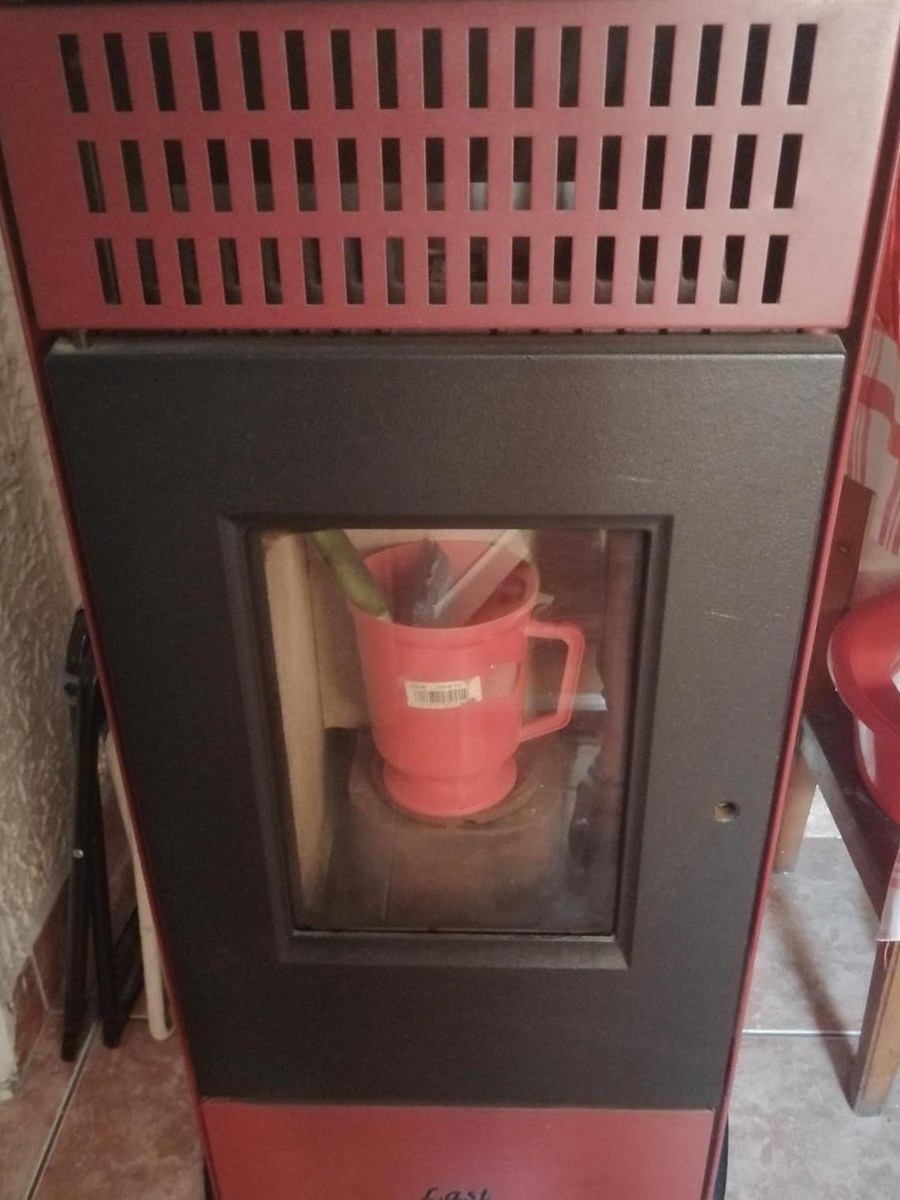 Sobă peleți 9Kw, preț 3,500.negociabil