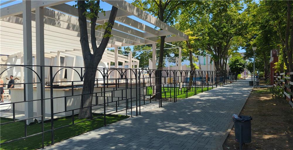 Societate comerciala angajeaza pentru sezonul estival 2022 personal FastFood , barmani ,ospatari!!