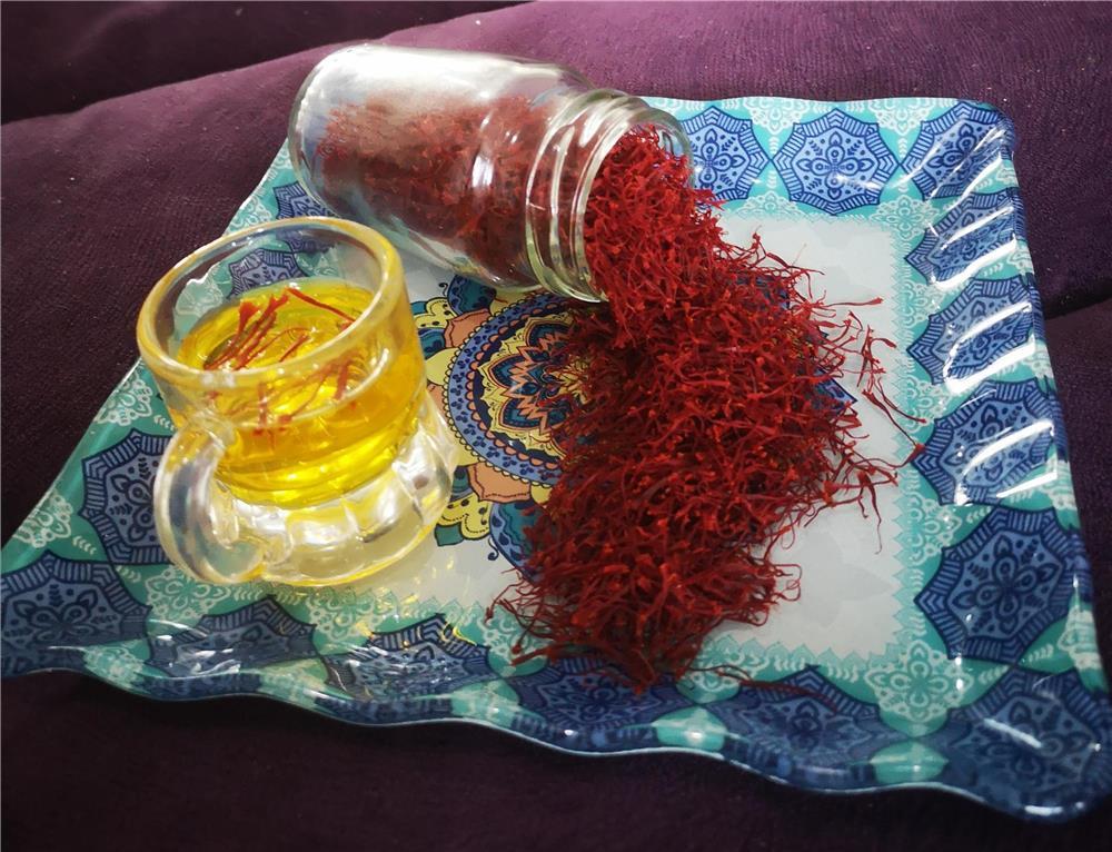 Sofran în pistile Crocus Sativus crescut in BUCOVINA - Categoria I