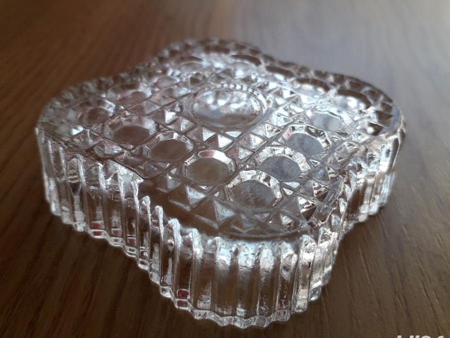 Solnita (sararita) de sticla pt servire sare de masa