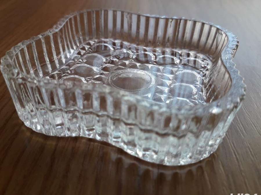 Solnita (sararita) de sticla pt servire sare de masa