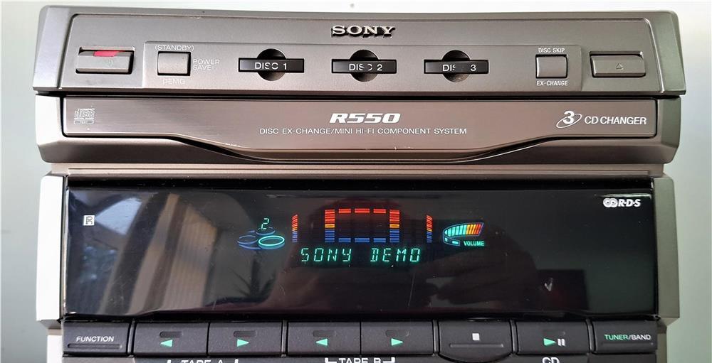 Sony HCD R 550 combina cd tuner deck defecta