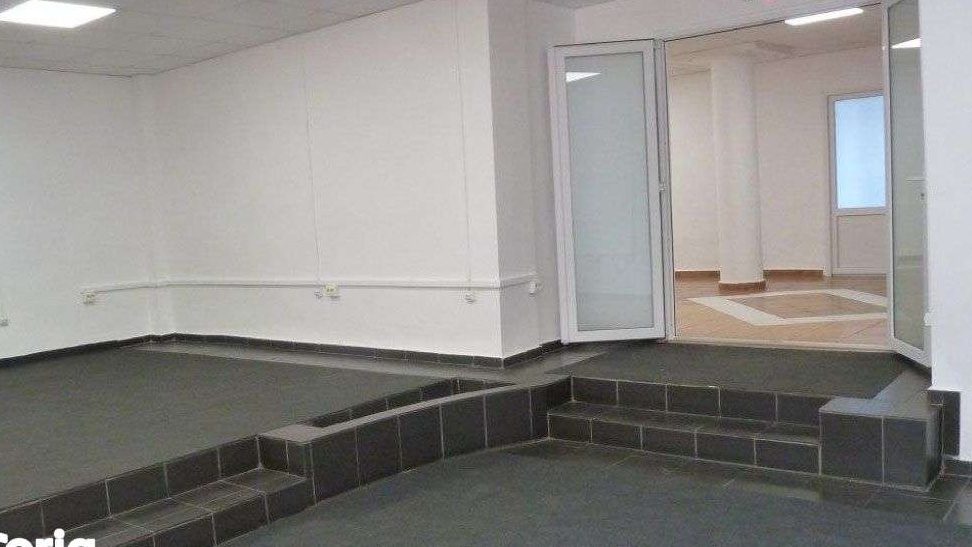 Spatii birouri & comercial: 80 mp, 140 mp, 170 mp. Bdul Primaverii