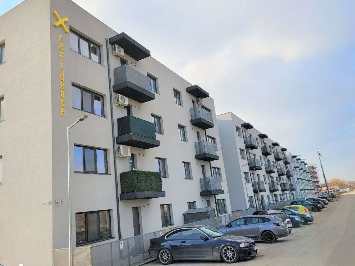 Spatii comerciale de 55 mp utili si terasa de 20 mp COMUNA 1 DECEMBRIE