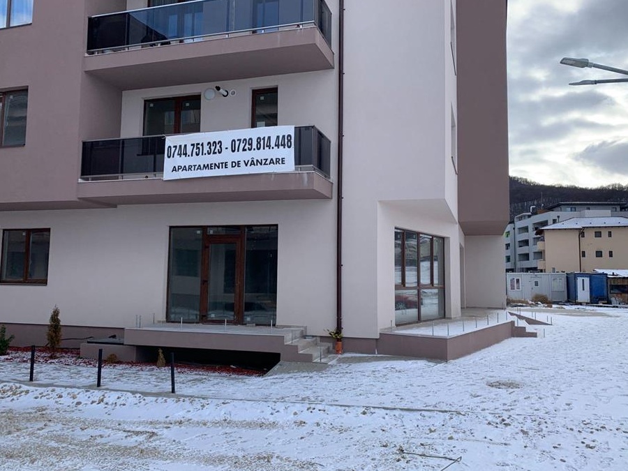 Spatii Comerciale de inchiriat in zona Parc Poligon Floresti - cu VAD si deschidere  buna