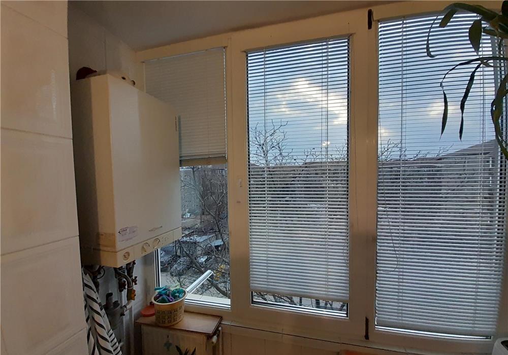 Spatios, amenajat, etaj intermediar.