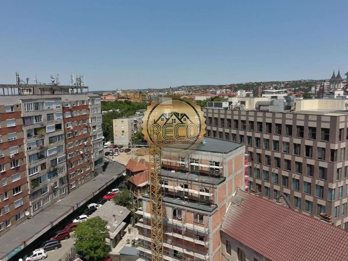 Spatiu birouri de inchiriat Ultracentral, cu terasa, la etajul 5 intr-