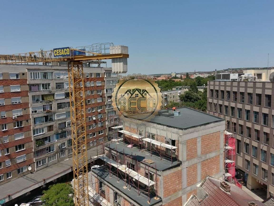 Spatiu birouri de inchiriat Ultracentral, cu terasa, la etajul 5 intr-