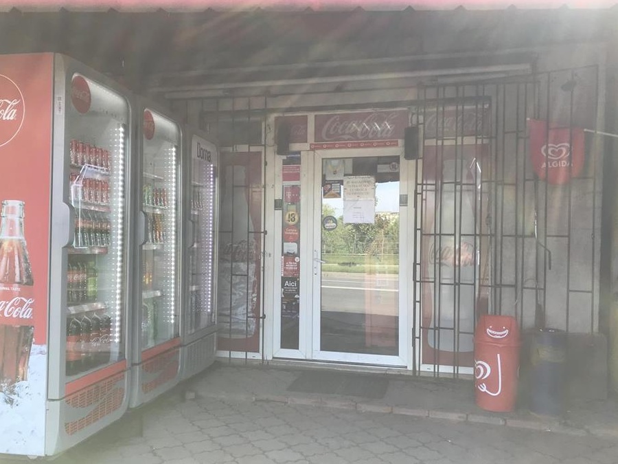 Spatiu com / casa - Sos Petricani