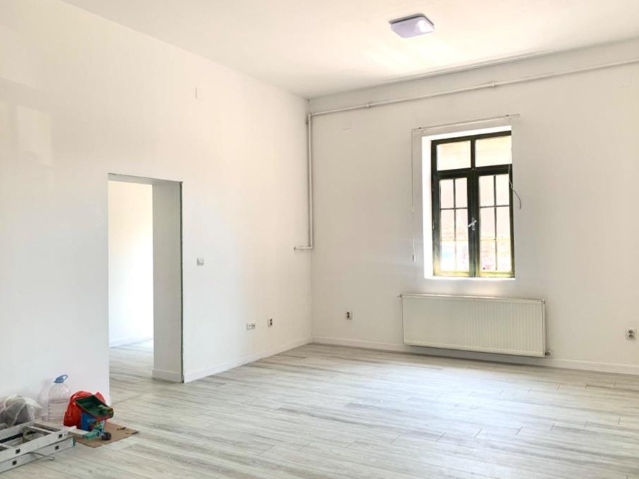 Spatiu Comecial De Inchiriat Medias Centru