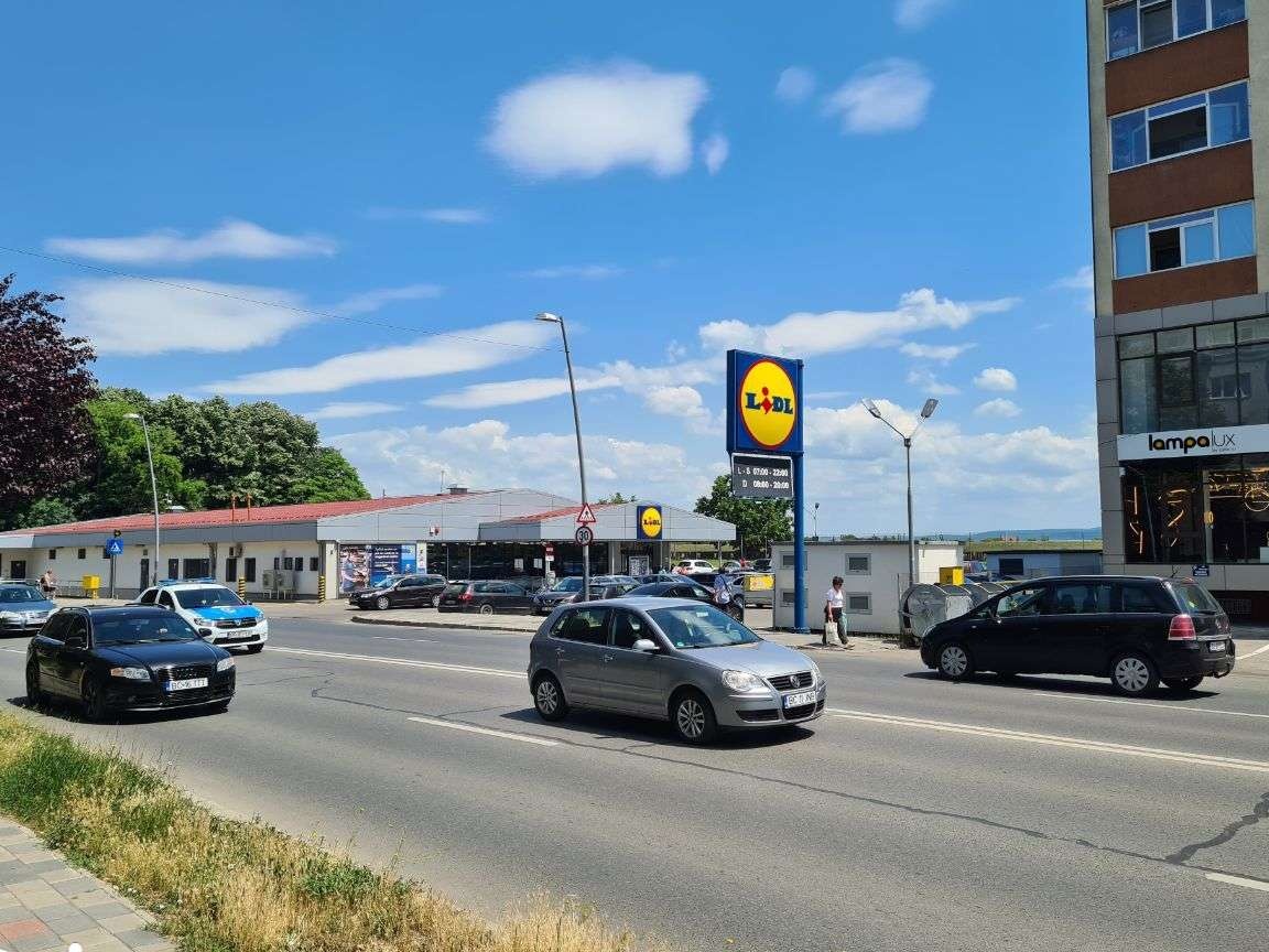 Spatiu Comercial 65 mp, duplex, Cora . Bacau