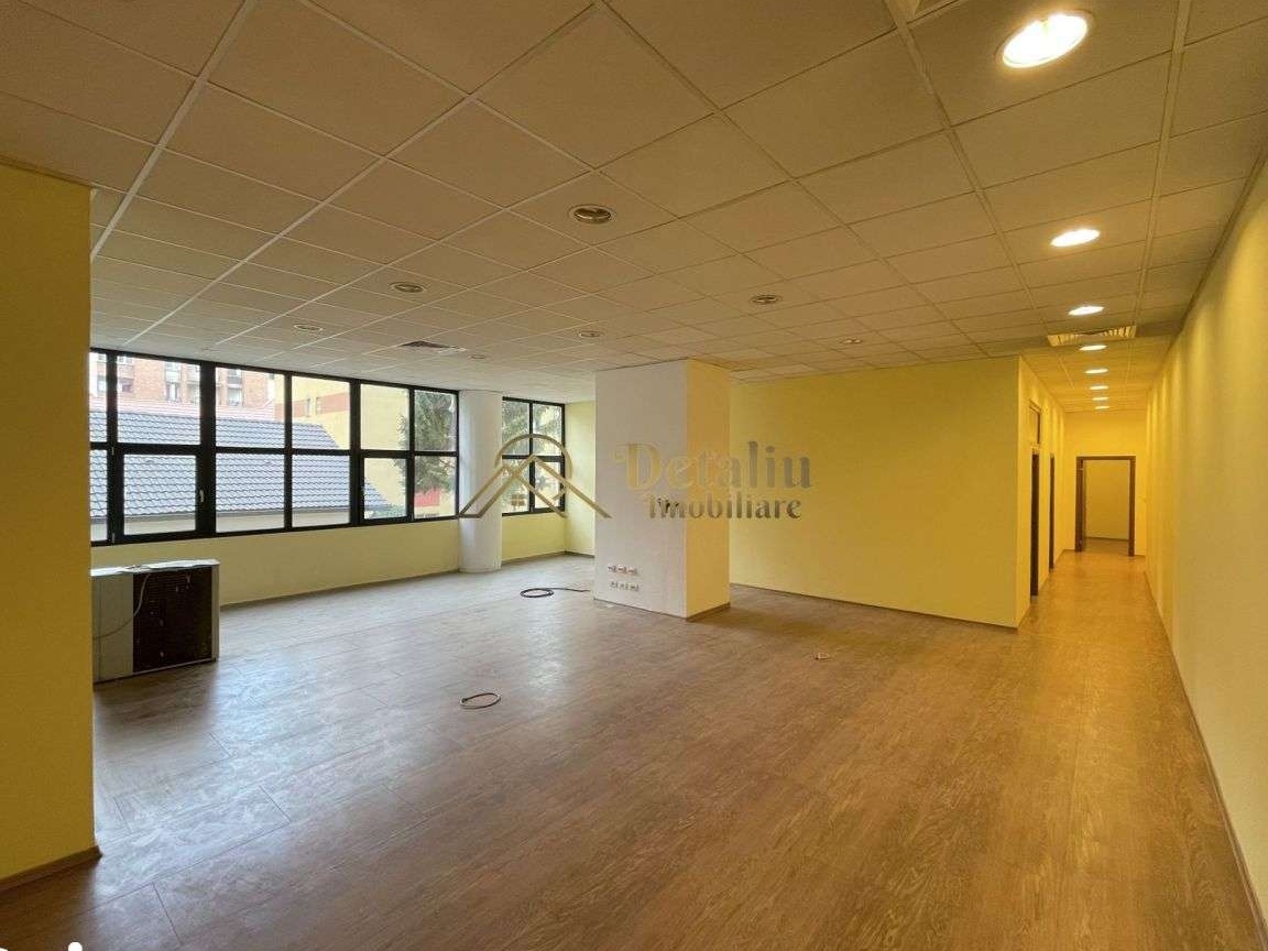 Spatiu comercial / birouri, situat Ultracentral