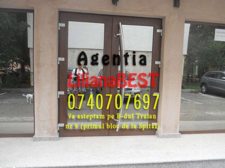 Spatiu comercial cu apartament