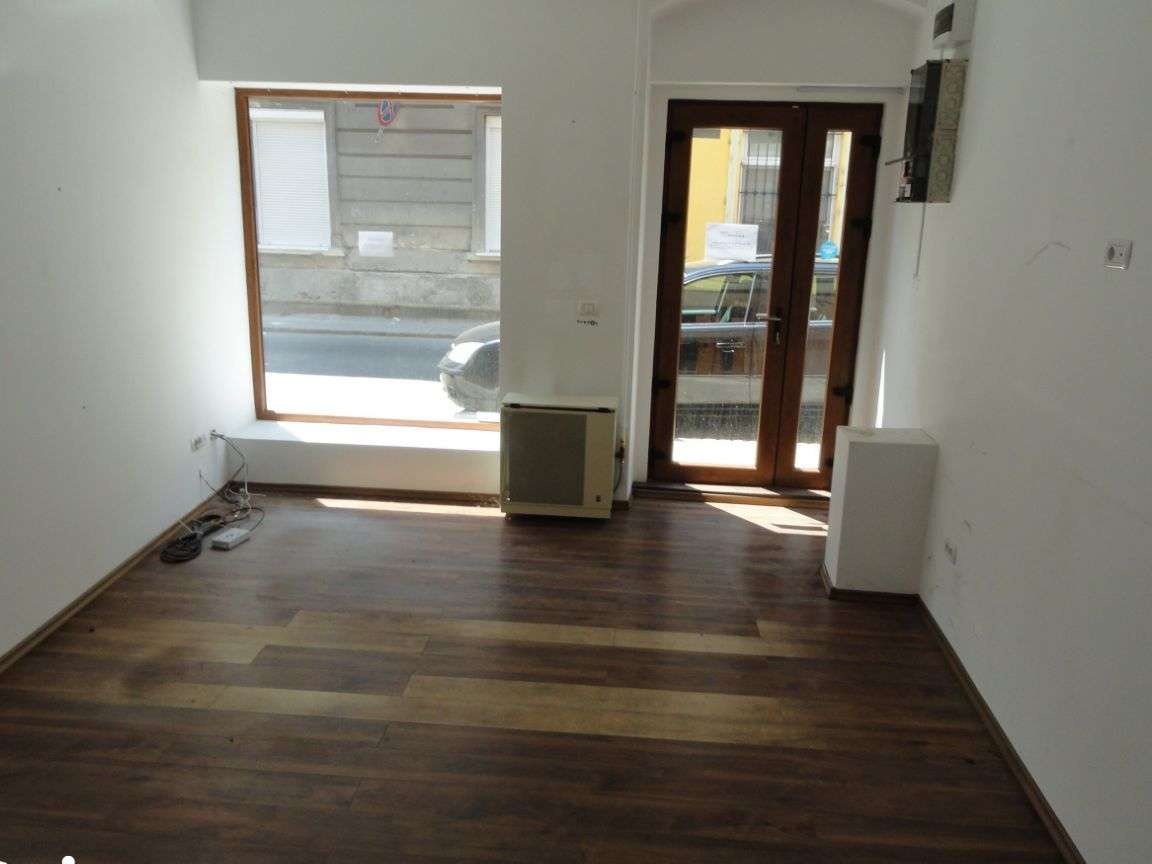 Spatiu comercial cu vitrina langa Piata Avram Iancu
