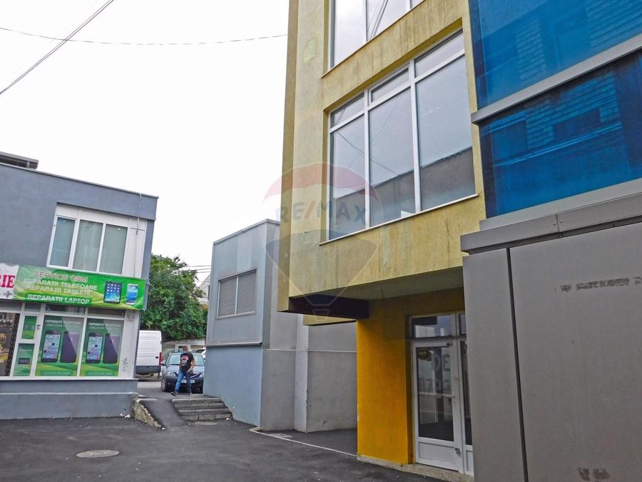 Spatiu comercial de 289mp de inchiriat in zona Crangasi