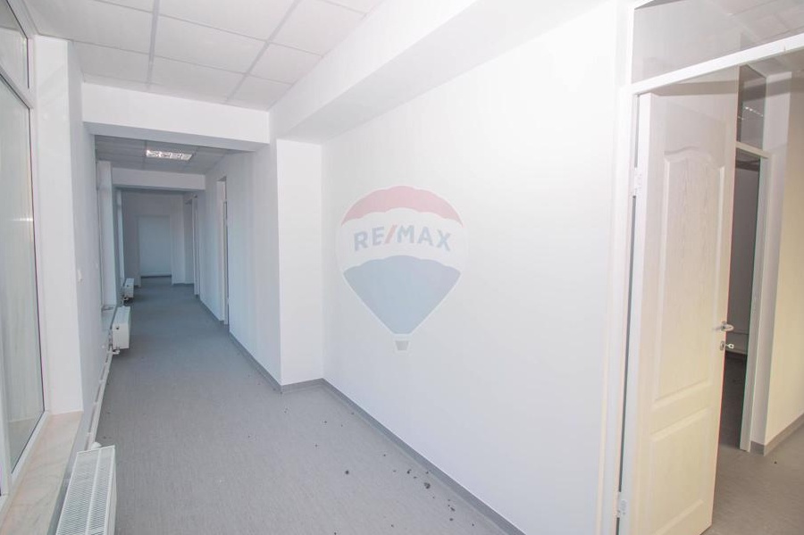 Spatiu comercial de 289mp de inchiriat in zona Crangasi