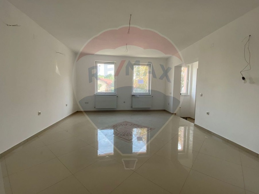 Spațiu comercial de inchiriat în zona Grivitei