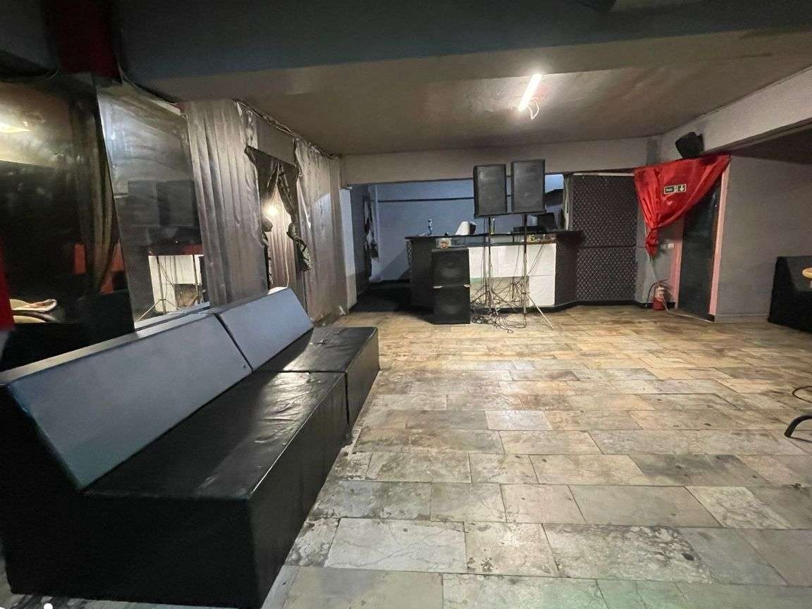 Spatiu Comercial , Demisol , 250 mp, cartierul MARASTI, zona FARMEC