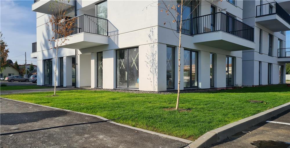 Spatiu Comercial in Bloc nou-Finalizat, Open Space Vanzare/Inchiriere, vitrina la strada.