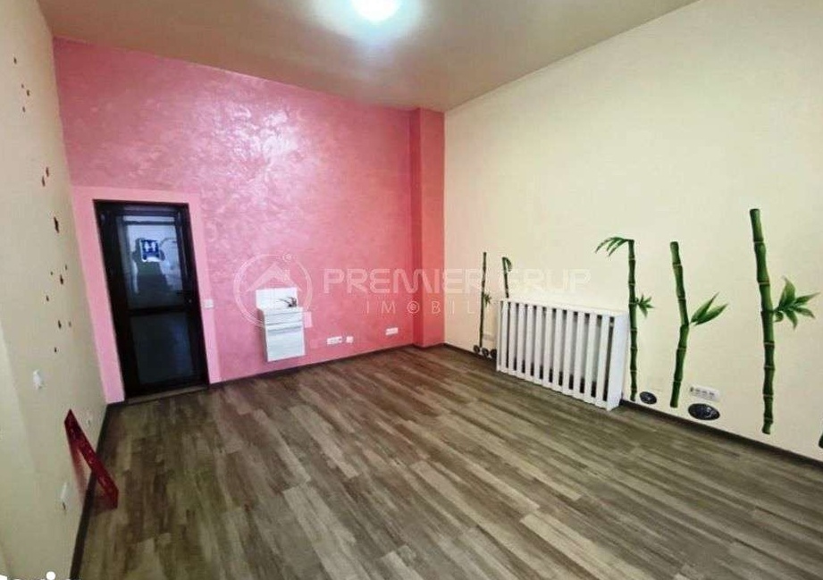 Spatiu comercial, Nicolina, 145mp, 2 bai, CT, 3 cai acces, loc parcare