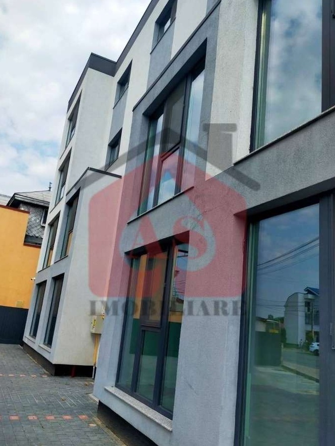 Spatiu comercial open space 150 mp - parter  - cladire noua