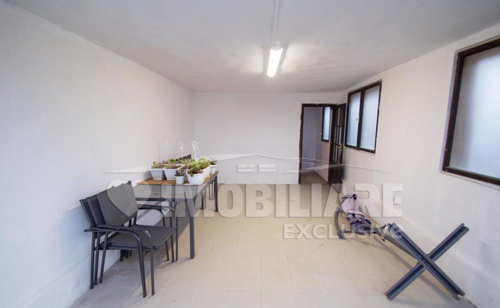 Spatiu comercial, posibilitate sediu firma - Micalaca, Arad