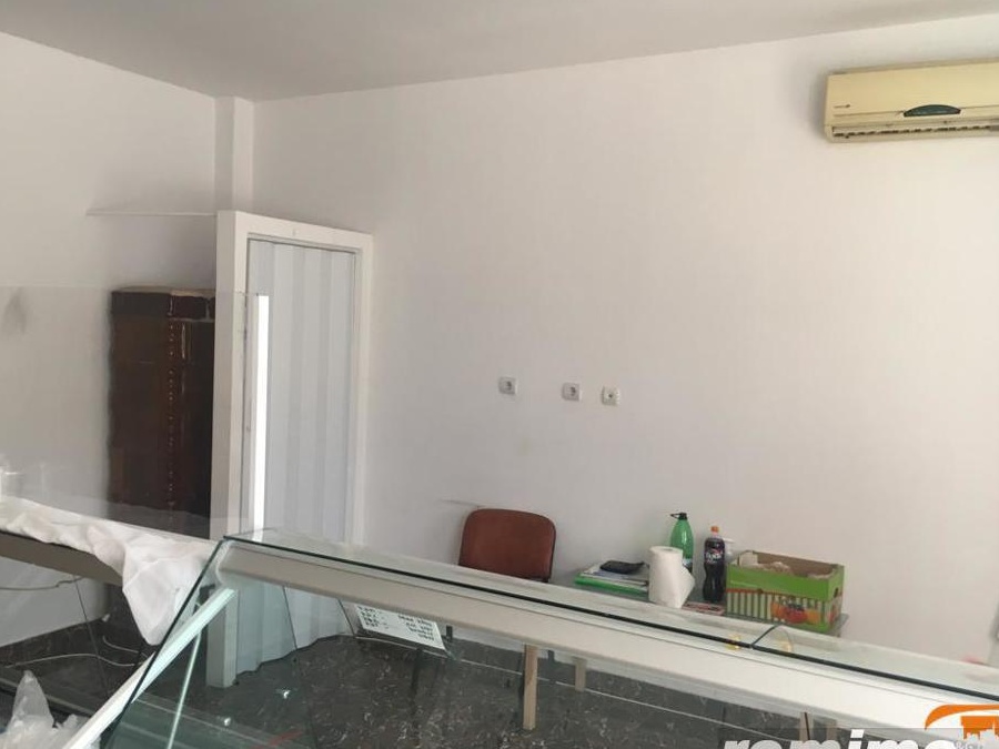 Spatiu comercial Sacalaz 65mp