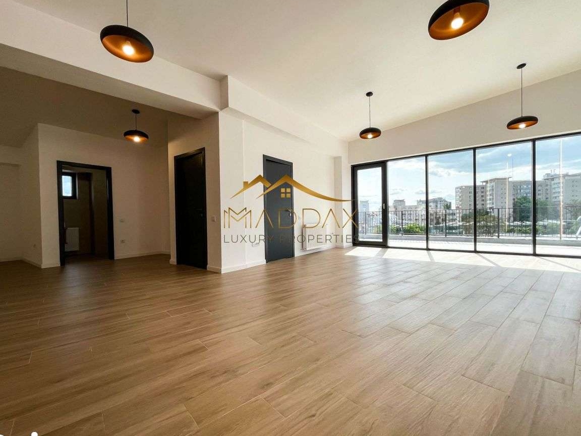 Spatiu comercial S+P+2E+M ***Prima Inchiriere***