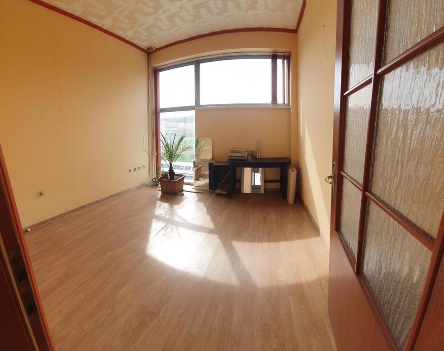 Spatiu comercial spre vanzare, trafic pietonal intens