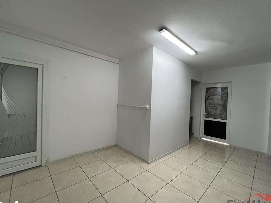 Spatiu Comercial stradal,centrala termica, 2 grupuri sanitare