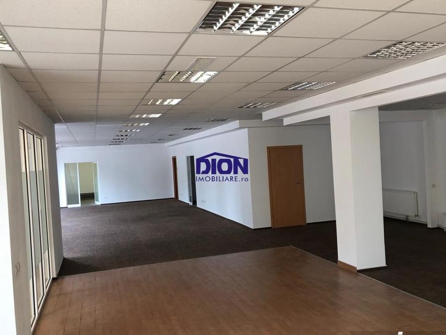 Spatiu comercial ultracentral cu dubla deschidere la artere principale