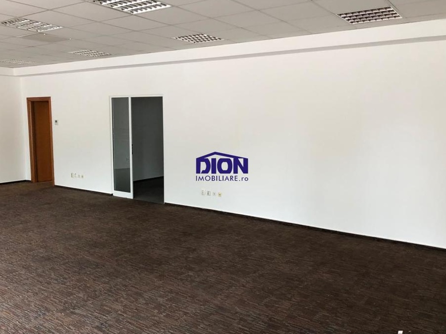 Spatiu comercial ultracentral cu dubla deschidere la artere principale