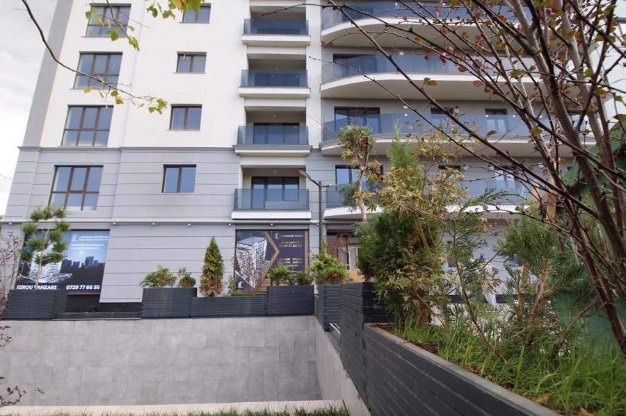 Spatiu comercial vad 20 metri str Depozitelor 3 Lunca Argesului Ramada