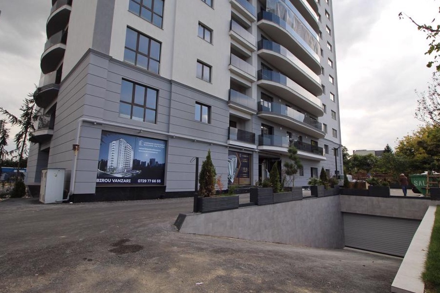 Spatiu comercial vad 20 metri str Depozitelor 3 Lunca Argesului Ramada