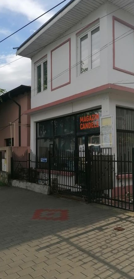 Spatiu comercial zona Bazinului de inot din Roman