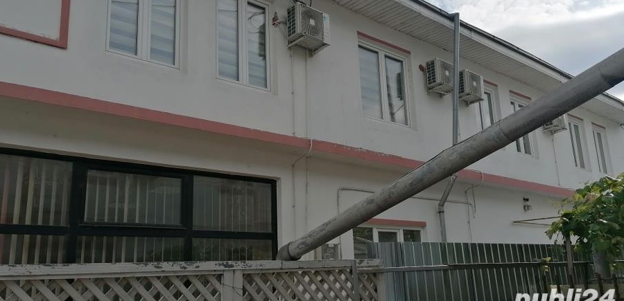 Spatiu comercial zona Bazinului de inot din Roman
