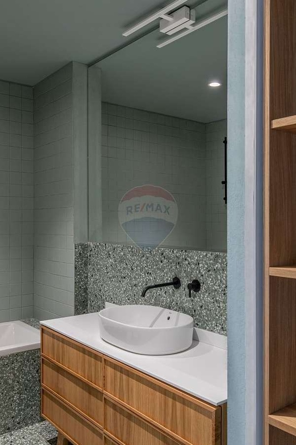 Spațiu comercial/birouri de 102.08mp de închiriat în zona Timpuri Noi