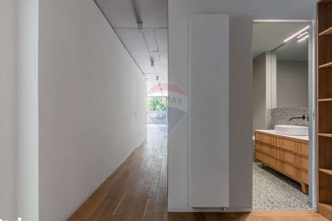 Spațiu comercial/birouri de 102.08mp de închiriat în zona Timpuri Noi