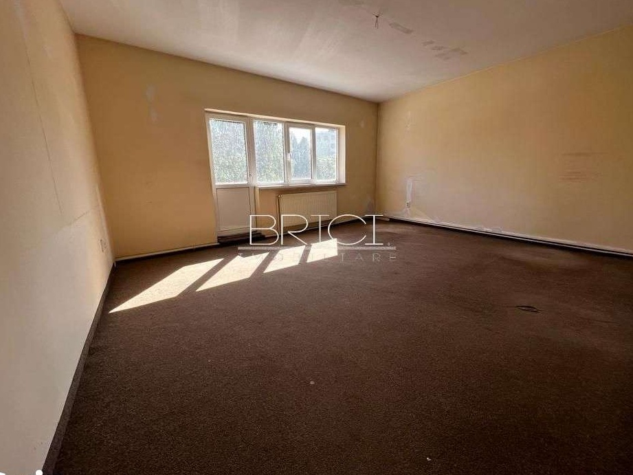 Spatiu de birouri, 150mp, cu 2 Parcari, Terasa 40mp, zona Aurel Vlaicu