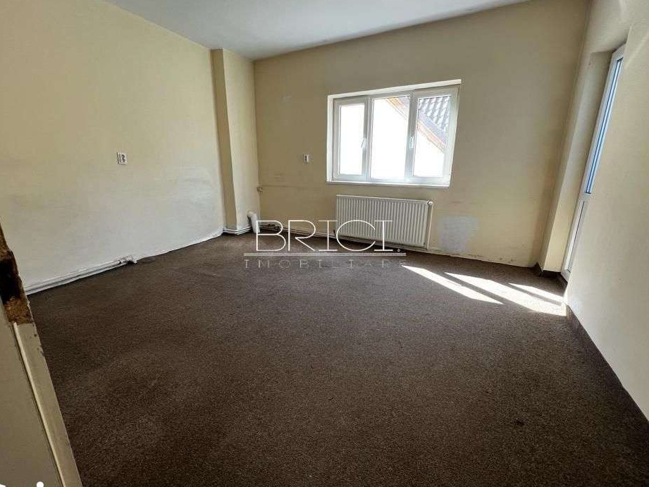 Spatiu de birouri, 150mp, cu 2 Parcari, Terasa 40mp, zona Aurel Vlaicu