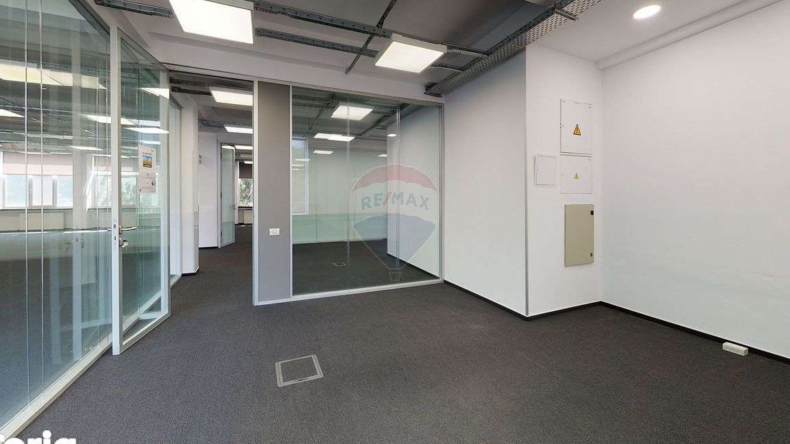 Spațiu de birouri de vanzare/inchiriat in Bdul Basarabiei
