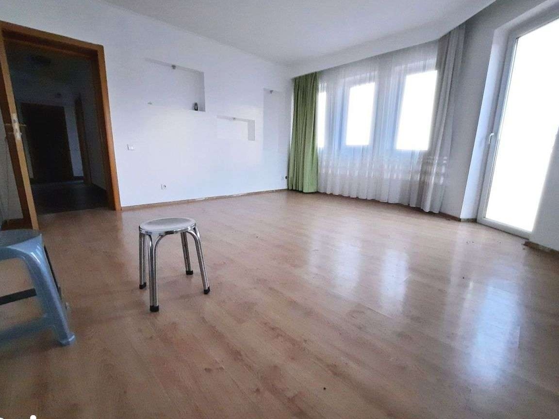 Spatiu de birouri (in acte), 2 camere decomandate, zona centrala