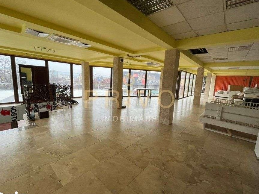 Spatiu de birouri/comercial superb, 380mp, zona str. Frunzisului