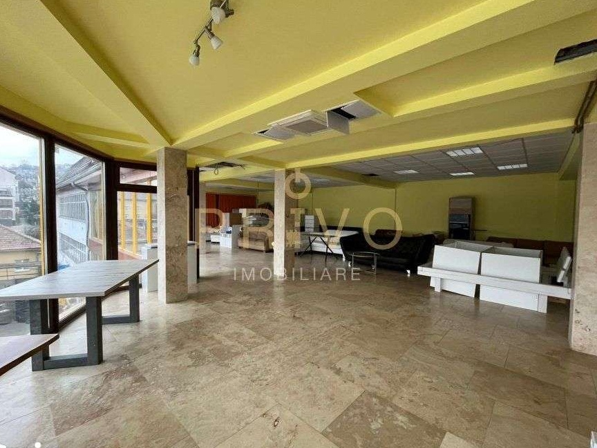 Spatiu de birouri/comercial superb, 380mp, zona str. Frunzisului