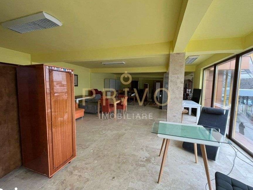 Spatiu de birouri/comercial superb, 380mp, zona str. Frunzisului