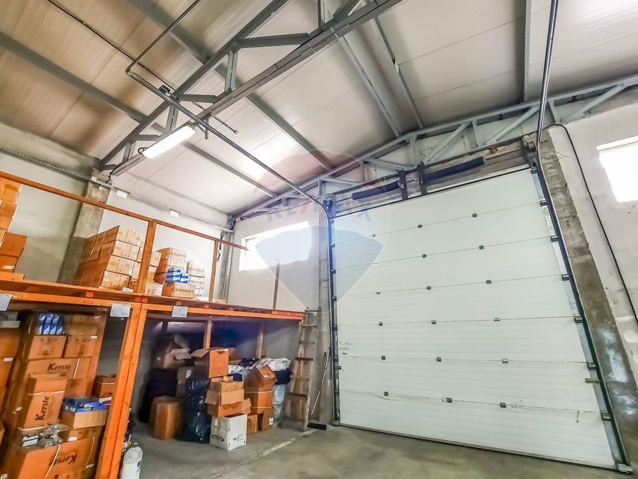 Spatiu industrial 1700 mp cu showroom - hala monolit din beton armat