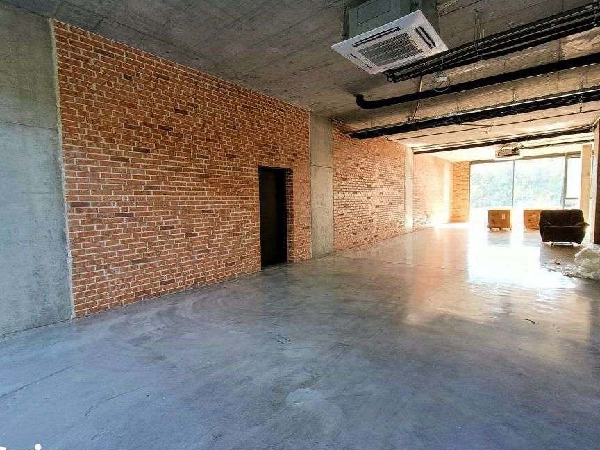 Spatiu Open Space, Design Industrial, Pompe de Caldura