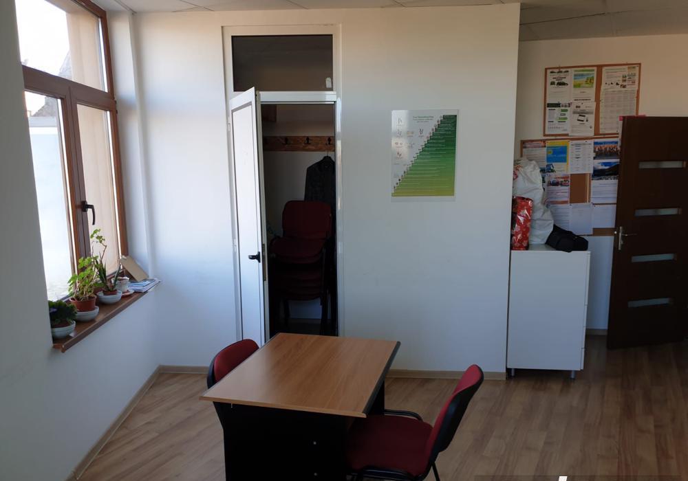 Spatiu pentru birou, Badea Cartan!